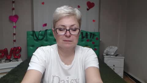 EmiliaGree online show from November 19, 2025, 6:19 pm