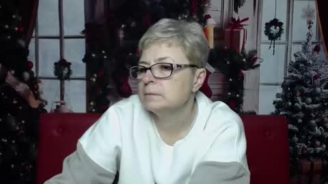 Snapshot of emiliagree chatting on January 6, 2026, 6:11 pm EmiliaGree online show from January 6, 2026, 6:11 pm