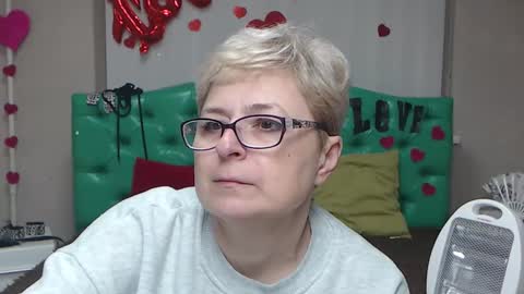 Snapshot of emiliagree chatting on January 16, 2026, 6:12 pm EmiliaGree online show from January 16, 2026, 6:12 pm