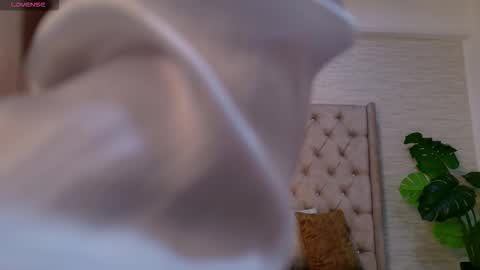 Snapshot of emilirosses chatting on October 7, 2025, 11:40 am emilirosses online show from October 7, 2025, 11:40 am