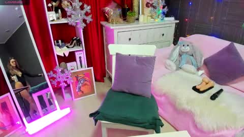 Snapshot of emiliyaqueen chatting on December 11, 2024, 2:19 am Emiliya online show from December 11, 2024, 2:19 am