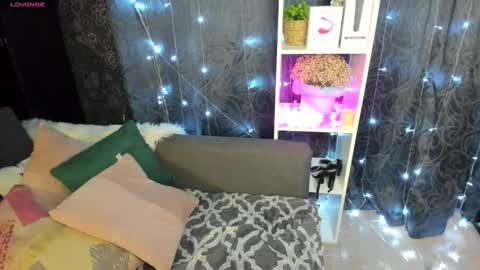 Snapshot of emiliyaqueen chatting on February 3, 2025, 2:14 am Emiliya online show from February 3, 2025, 2:14 am