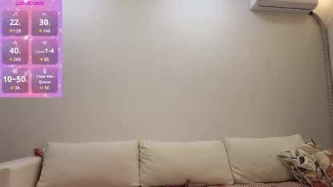 emilli_blanc online show from December 14, 2025, 8:02 pm