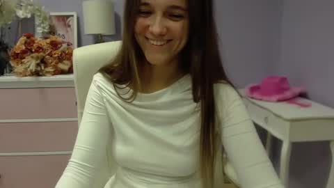 Snapshot of emilly_lust99 chatting on January 16, 2025, 7:38 am Emilly online show from January 16, 2025, 7:38 am