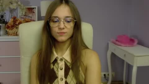 Snapshot of emilly_lust99 chatting on February 20, 2025, 7:45 am Emilly online show from February 20, 2025, 7:45 am