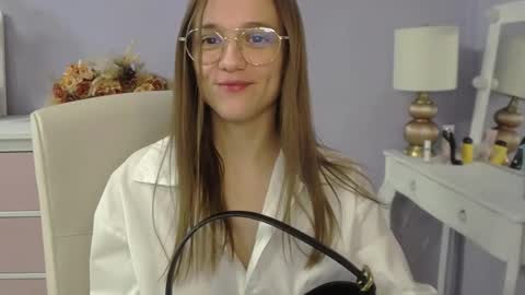 Snapshot of emilly_lust99 chatting on January 15, 2026, 7:35 am Emilly online show from January 15, 2026, 7:35 am