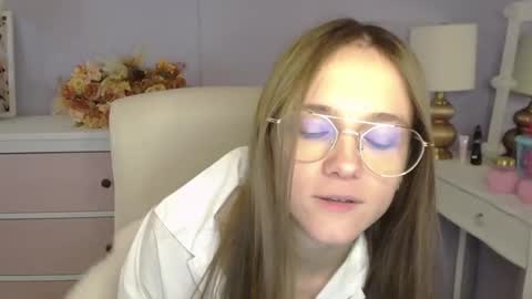 Snapshot of emilly_lust99 chatting on January 17, 2026, 9:14 am Emilly online show from January 17, 2026, 9:14 am