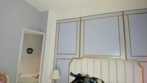 emilly_mell online show from November 20, 2025, 11:21 am