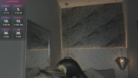 emilly_mell online show from December 22, 2025, 11:40 am