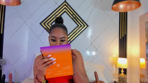 Emilly online show from November 18, 2025, 12:31 pm