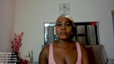 Snapshot of emillyroaa chatting on May 18, 2026, 7:20 pm Emilly Roa online show from May 18, 2026, 7:20 pm