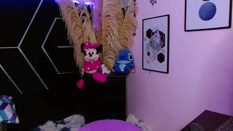 Snapshot of emillystonex chatting on January 7, 2026, 5:59 pm emillystonex online show from January 7, 2026, 5:59 pm