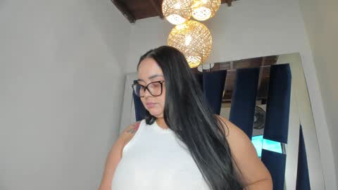 Snapshot of emily18__ chatting on February 3, 2025, 6:17 pm Emily online show from February 3, 2025, 6:17 pm