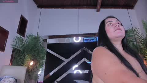 Snapshot of emily18__ chatting on February 24, 2025, 2:15 pm Emily online show from February 24, 2025, 2:15 pm