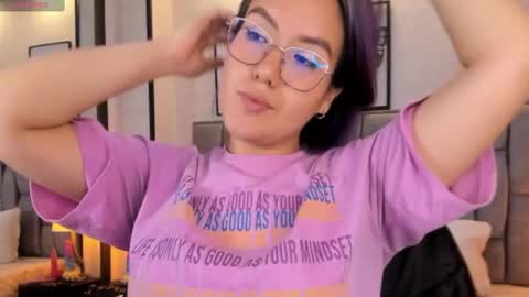 Snapshot of emily_5weet chatting on March 7, 2025, 10:02 am Emily online show from March 7, 2025, 10:02 am
