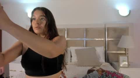 Snapshot of emily__harper_ chatting on May 28, 2026, 12:24 pm Emily online show from May 28, 2026, 12:24 pm