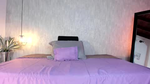 Snapshot of emily_ariaszc chatting on December 11, 2024, 11:41 am Emily online show from December 11, 2024, 11:41 am