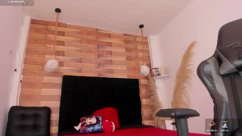 Snapshot of emily_brown04 chatting on January 6, 2026, 11:14 am emily_brown04 online show from January 6, 2026, 11:14 am