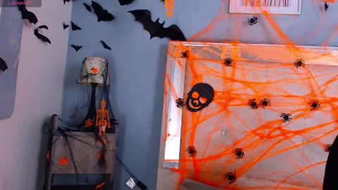 emily_castillo1_ online show from October 26, 2025, 4:07 am