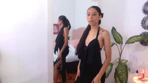 Snapshot of emily_cross_ chatting on September 13, 2025, 6:29 pm Emily online show from September 13, 2025, 6:29 pm