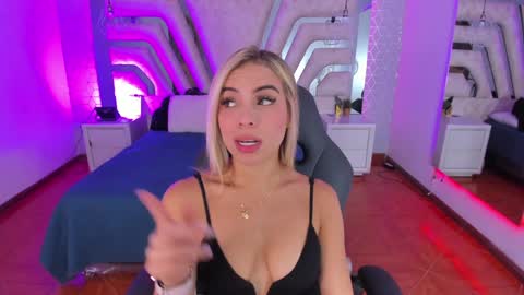 Emily online show from January 18, 2025, 10:39 am