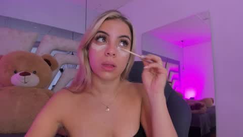 Emily online show from December 15, 2025, 11:36 am