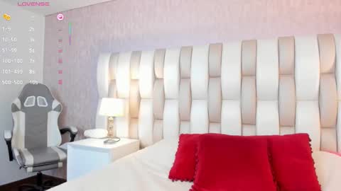 EMILY   Monday 5-2 am From Tuesday to Friday5-1 am Colombia time online show from February 19, 2025, 4:12 am