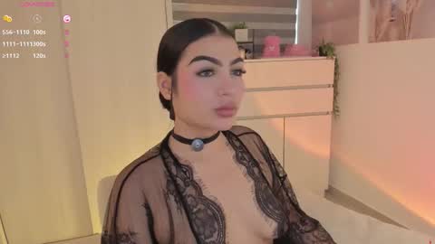 EmilyKenner  Independent model  online show from November 16, 2025, 1:17 pm