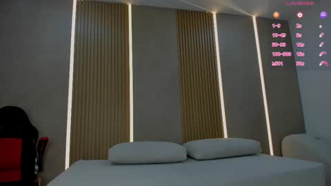 Snapshot of emily_kovac chatting on November 18, 2025, 12:09 pm emily_kovac online show from November 18, 2025, 12:09 pm