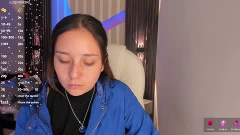 Snapshot of emily_layton chatting on December 21, 2024, 5:40 pm Emily online show from December 21, 2024, 5:40 pm