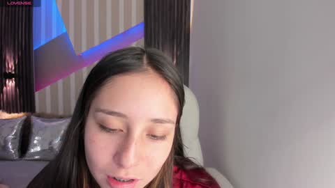 Snapshot of emily_layton chatting on January 25, 2025, 4:24 pm Emily online show from January 25, 2025, 4:24 pm