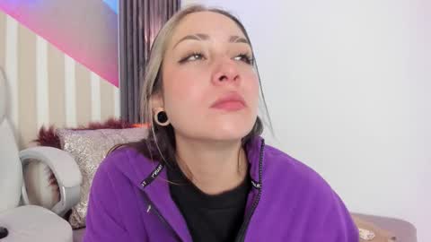 Snapshot of emily_layton chatting on October 1, 2025, 1:39 pm Emily online show from October 1, 2025, 1:39 pm