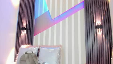 Snapshot of emily_layton chatting on October 7, 2025, 2:47 pm Emily online show from October 7, 2025, 2:47 pm