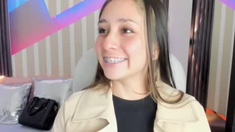 Snapshot of emily_layton chatting on October 13, 2025, 2:50 pm Emily online show from October 13, 2025, 2:50 pm