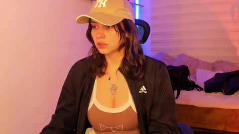 emily_lindey online show from October 25, 2025, 3:03 am