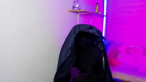 emily_lindey online show from November 21, 2025, 3:27 am