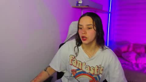 emily_lindey online show from November 26, 2025, 3:18 am