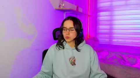 emily_lindey online show from November 29, 2025, 3:15 pm