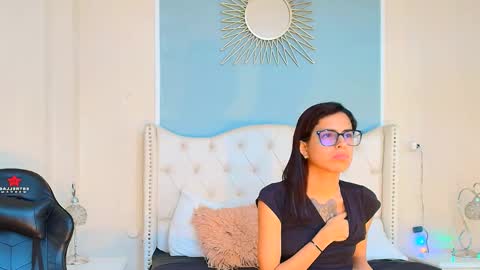 Snapshot of emily_loperaa chatting on January 15, 2026, 12:37 am Emily online show from January 15, 2026, 12:37 am