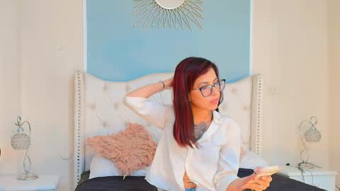 Snapshot of emily_loperaa chatting on February 5, 2026, 12:26 am Emily online show from February 5, 2026, 12:26 am