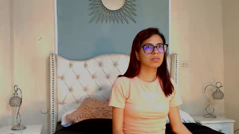 Snapshot of emily_loperaa chatting on February 23, 2026, 3:15 am Emily online show from February 23, 2026, 3:15 am