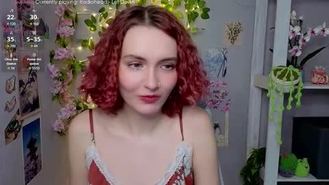 Snapshot of emily_lune chatting on February 4, 2026, 4:07 am Emily online show from February 4, 2026, 4:07 am