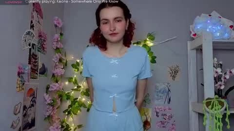 Snapshot of emily_lune chatting on February 6, 2026, 2:38 am Emily online show from February 6, 2026, 2:38 am