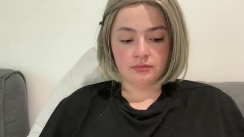 emily_morning_dew online show from May 19, 2026, 3:24 am