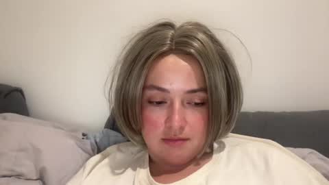 Snapshot of emily_morning_dew chatting on July 13, 2026, 6:33 pm emily_morning_dew online show from July 13, 2026, 6:33 pm