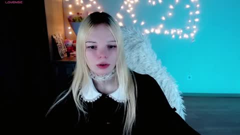 Snapshot of emily_nyaffe chatting on February 22, 2025, 11:57 pm Lia online show from February 22, 2025, 11:57 pm