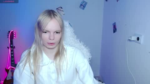 Snapshot of emily_nyaffe chatting on February 14, 2026, 4:59 pm Lia online show from February 14, 2026, 4:59 pm