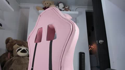 emily_palmeer online show from December 30, 2024, 11:37 am