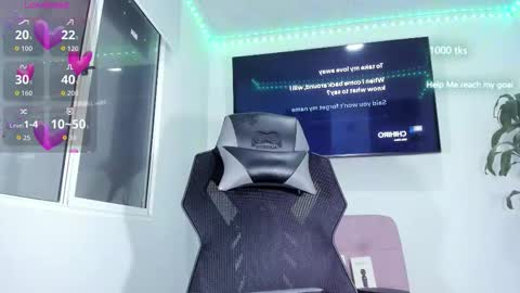 emily_palmeer online show from October 14, 2025, 10:27 am