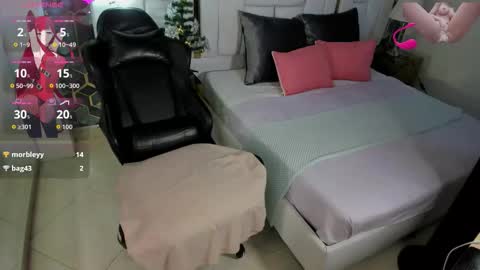 Snapshot of emily_parkss666 chatting on December 2, 2025, 10:16 pm Emily online show from December 2, 2025, 10:16 pm